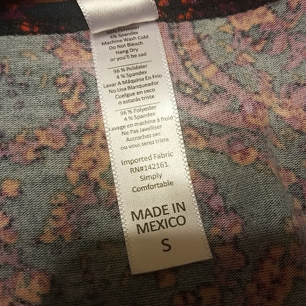 👸👕 LuLaRoe NWOT Paisley print Top - Picture 3 of 5